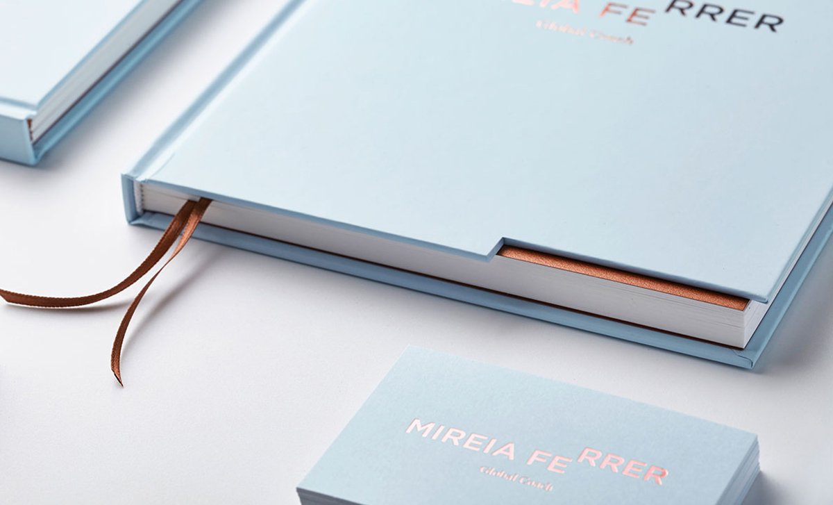 Mireia Ferrer全球教練平臺VI設(shè)計  筆記本展示