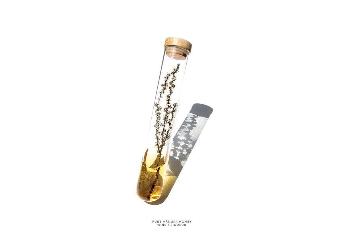 MānukaHoney蜂蜜風(fēng)味葡萄酒品牌包裝設(shè)計欣賞，葡萄酒品牌，酒品牌設(shè)計，酒品牌策劃，酒品牌全案策劃，酒品牌形象塑造，深圳品牌設(shè)計，深圳品牌策劃，深圳品牌全案策劃，深圳品牌形象塑造，左右格局
